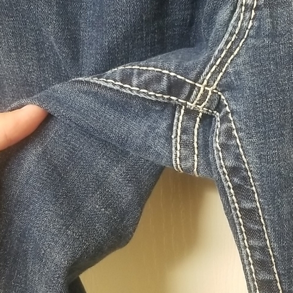 MISS ME Boyfriend Capris - Picture 5 of 5